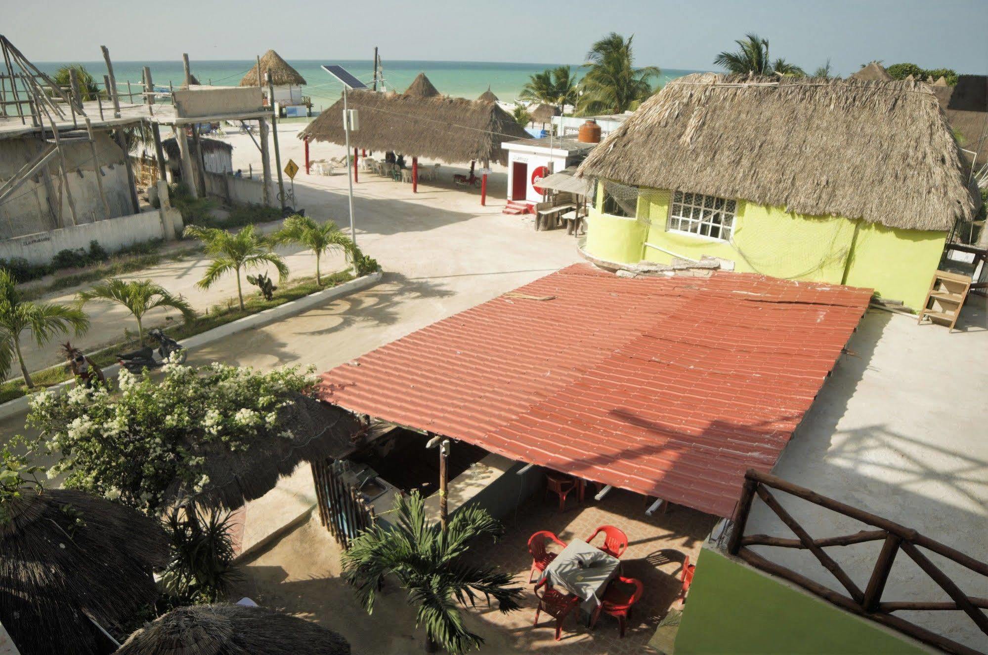 Отель La Chaya Holbox Экстерьер фото