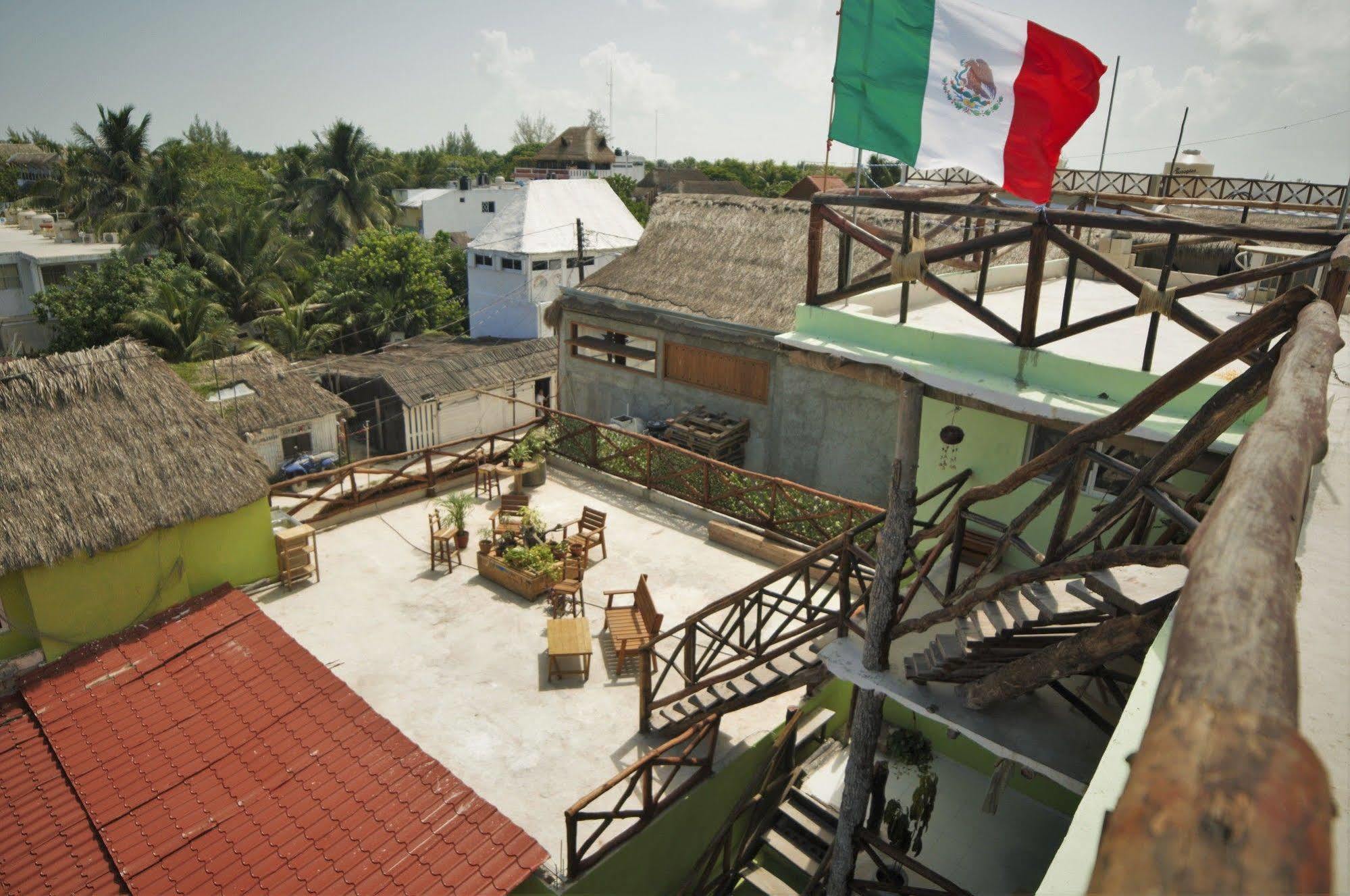 Отель La Chaya Holbox Экстерьер фото